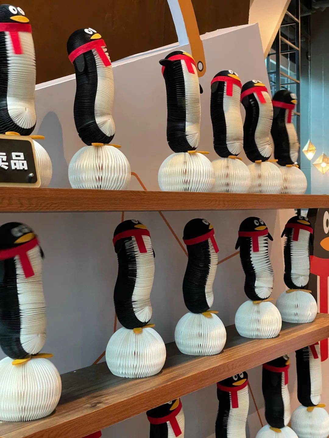 騰訊又出新“企鵝”形象？網友：變胖、變色、還變長了...